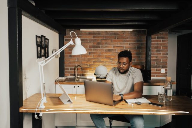 How to Get a Remote Job While You Study