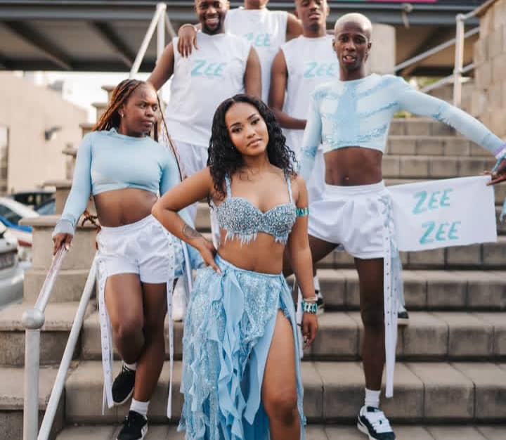 Zee Nxumalo. Zee Nxumalo Break through in The music Industry. Zee Nxumalo Next year plans. Zee Nxumalo break through year achievement. Zee Nxumalo Future Plans. Zee Nxumalo industry wisdom. Dlala Thukzin. Zee Nxumalo Fans. raw talent. Amapiano genius. Amapiano. Amapiano genius Celebrities. Amapiano Celebrity. music business.