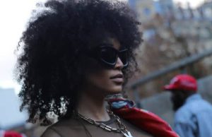 Pearl Thusi Makes Music Debut with Collaboration Alongside Maskandi Legend Ihhashi Elimhlophe Pearl Thusi. Did Pearl Thusi start recording music. Did Pearl Thusi start singing. Did Pearl Thusi start making music. Pearl Thusi song. Legend Ihhashi Elimhlophe. Ihhashi Elimhlophe. Ihhashi Elimhlophe and Pearl thusi collaboration. Ihhashi Elimhlophe and Pearl Thusi's song. Maskandi. Black Rose Gin. MAC Cosmetics.