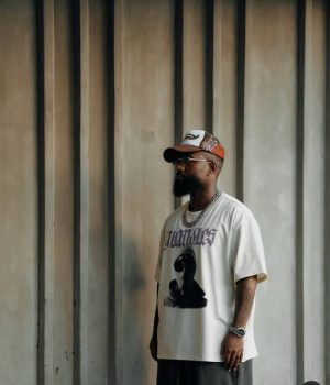 Stepping Into the Future: Cassper Nyovest Debuts the Nike G.T. Future “Metallic Silver” Cassper Nyovest sneakers. Nike G.T. Future Metallic Silver. Nike South Africa basketball shoes. Nike G.T. Future price South Africa. Nike Cushlon 3.0 technology. Cassper Nyovest shows off the new Nike G.T. Future.