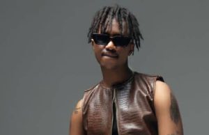 Emtee Flashes New Diamond Chain Following Stage Controversy Emtee stage video viral. Emtee vs critics 2025. Emtee jewelry collection. Emtee iced out gang. Emtee net worth 2025. Emtee Records apology. Emtee falling asleep on stage. Emtee Pretoria performance. Emtee new chain 2025. Emtee diamond necklace. Emtee diamond chain. Emtee DIY 3 Deluxe.