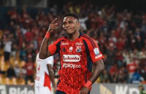 🇨🇴 Who is Brayan León?, Mamelodi Sundown New Signing. Mamelodi Sundowns transfer news Jan 2026. Brayan Leon Sundowns fee. Fabrizio Romano Sundowns news. Colombian striker PSL. Brayan Leon stats 2025. Independiente Medellin transfers. Miguel Cardoso Sundowns tactics. Peter Shalulile replacement.