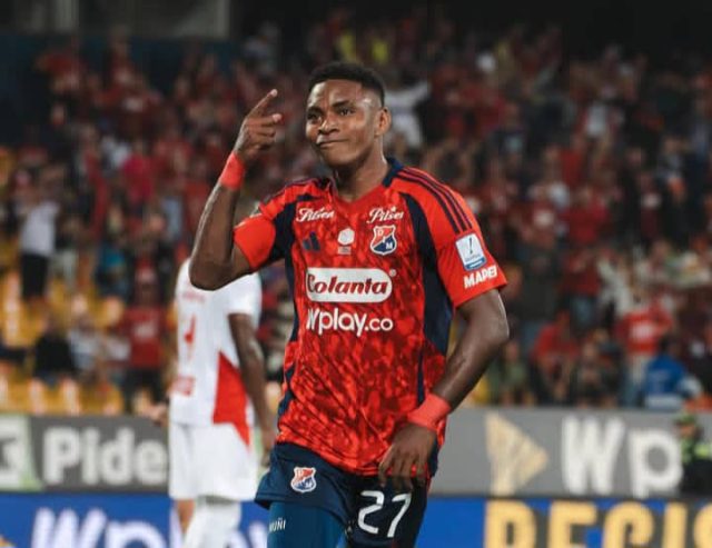 🇨🇴 Who is Brayan León?, Mamelodi Sundown New Signing. Mamelodi Sundowns transfer news Jan 2026. Brayan Leon Sundowns fee. Fabrizio Romano Sundowns news. Colombian striker PSL. Brayan Leon stats 2025. Independiente Medellin transfers. Miguel Cardoso Sundowns tactics. Peter Shalulile replacement.