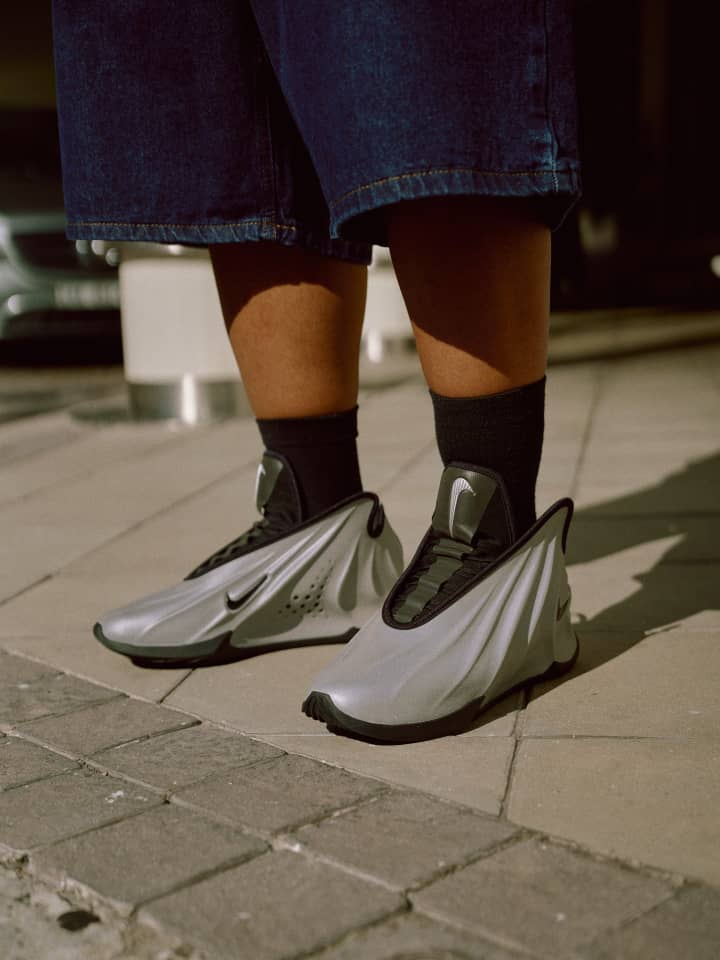 Cassper Nyovest sneakers. Nike G.T. Future Metallic Silver. Nike South Africa basketball shoes. Nike G.T. Future price South Africa. Nike Cushlon 3.0 technology. Cassper Nyovest shows off the new Nike G.T. Future.