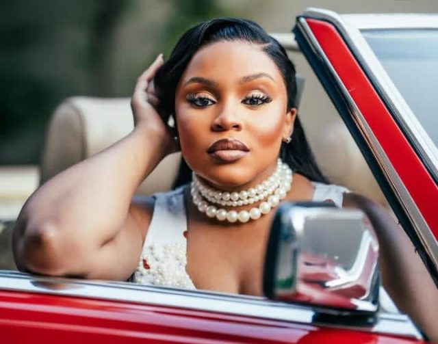 Zola Mhlongo. Vuka single. Metro FM host. South African Afro-soul. New Music 2026. Zola Mhlongo Debuts New Single Vuka. From Metro FM to Music Star. Metro FM’s Zola Mhlongo releases her debut Afro-soul single Vuka. Zola Mhlongo Metro FM host debut single Vuka cover art.