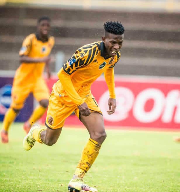 Thulani Mabaso debut. Kaizer Chiefs news. Cedric Kaze. DStv Diski Challenge graduates. Amakhosi youth development. Cedric Kaze Hails Chiefs' New Rising Star. 