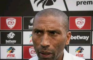 Ouaddou Reveals Debut Plan for Pirates’ Big Three! Orlando Pirates debut news. Abdeslam Ouaddou January signings. Andre de Jong Pirates debut. Orlando Pirates vs Magesi FC preview. Pirates tactical integration.