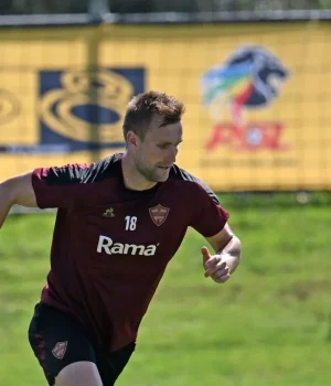 Is Andre de Jong: The New Orlando Pirates’ Number 10? Andre de Jong. Orlando Pirates. Benedict Vilakazi. PSL Transfers. Stellenbosch FC. Tso Vilakazi. Orlando Pirates legend Tso Vilakazi reacts to the signing of Andre de Jong. Andre De jong versatility and unique "African style" of play. how De Jong fits into the Bucs' lineup. Umlungu Umnyama. Tso Vilakazi Reacts to Andre De Jong Joining Orlando Pirates.