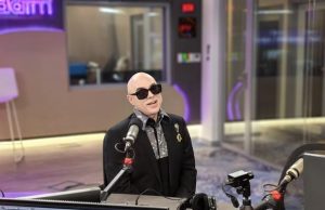 Nataniël Returns to Jacaranda FM: Discusses Age, Iconic Fashion, and New Production ‘Sooibrand’ Nataniël Jacaranda FM interview. Nataniël Sooibrand show 2026. Nataniël stage outfits, Breakfast with Martin Bester. South African entertainers. Nataniël music and stories. Nataniël latest production.