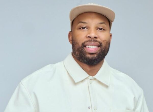 South African billionaire cattle owners. Dhlomo cattle farm. Sizwe Dhlomo wealth. South African celebrity farmers. Sizwe Dhlomo ranch video. Agriculture in South Africa. Kaya FM host business. diversifying income. South African billionaire cattle owners.