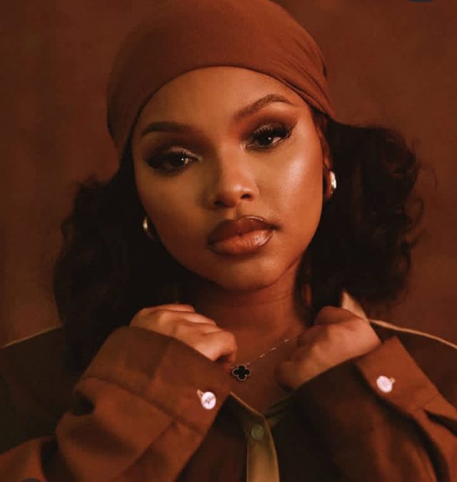 Cosmopolitan Night Club Johannesburg. Mzansi celebrity nightlife. Amapiano star sightings Joburg. Scotts Maphuma collaboration news. MaWhoo Maboneng event.Scotts Maphuma MaWhoo parting Maboneng.