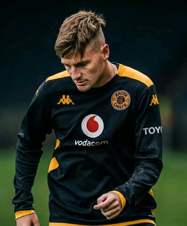 Bradley Cross centre-back Kaizer Chiefs. Kaizer Chiefs defensive crisis Zamalek. Kaizer Chiefs vs Zamalek SC 2026. Njabulo Kwinika Given Msimango. Kaizer Chiefs squad updates.
