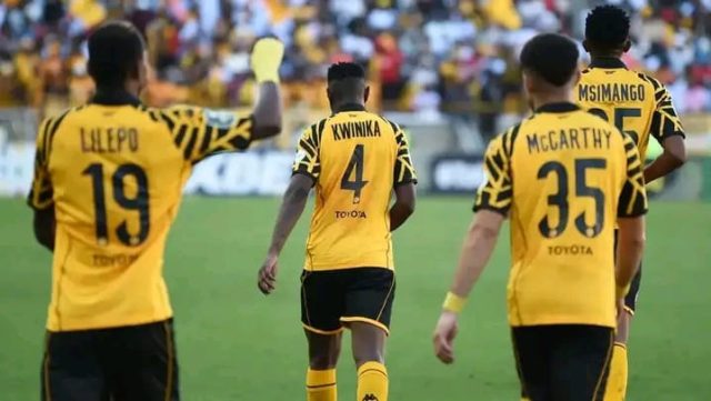Kaizer Chiefs fan reactions Kaizer Chiefs fan reactions. Soweto Derby 2026 preview. Kaizer Chiefs vs Orlando Pirates. Amakhosi defensive issues. PSL fan comments.