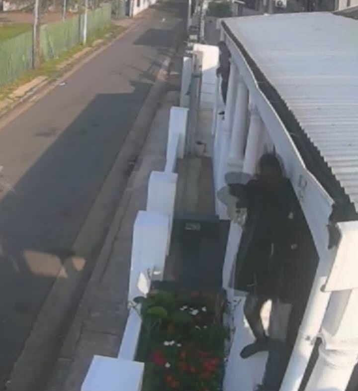 Uzalo star. Durban coffee shop. CCTV footage trespassing. South African celebrity news. Hue Café Durban. Lindah Majola Hue Café