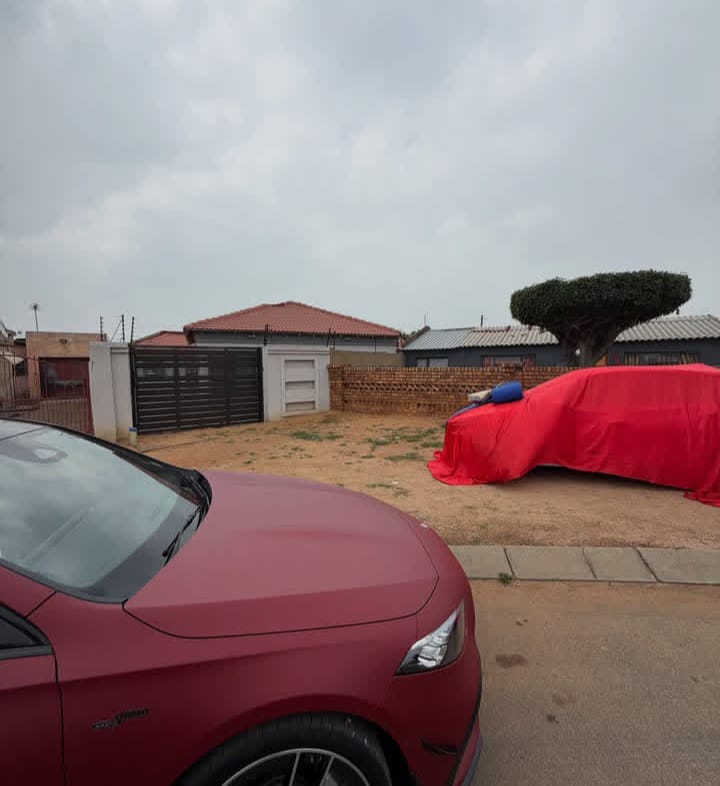Young Stunna buys mom a car 2026. Young Stunna renovates grandmother's house. Amapiano stars giving back to family. Young Stunna latest news Instagram. South African celebrity family surprises.