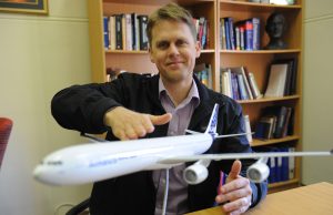South African Tech Accelerates NASA’s Deep Space Ambitions Professor Arnaud Malan. AlphaFlow software, Liquid Hydrogen fuel cells. UCT aerospace engineering. NASA Glenn Research Center. Elemental Numerics. UCT NASA cryogenic breakthrough.