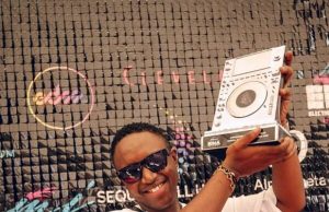 DJ Shimza Scoops “Song of the Year” at Miami EDM Awards DJ Shimza Miami EDM Awards. Song of the Year Fire Fire. Shimza Kasango ARCO. South African DJs international awards. Miami Electronic Dance Music Awards 2026. Zakes Bantwini Shimza. Afro-tech music news.