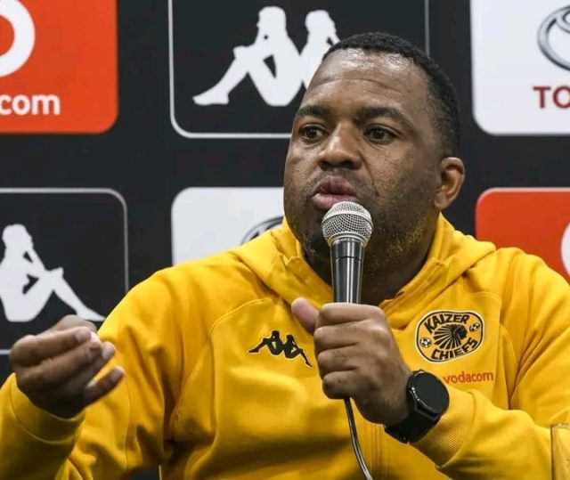 kaizer Chiefs Coaching News. Itumeleng Khune Slam. Amakhosi Management. Co-coaching in PSL. South African Football Discipline.