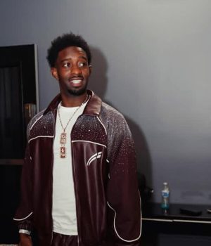Comedian Desi Banks Finds Himself “Stuck in a Movie” During Cape Town Film Break Desi Banks South Africa 2026. Desi Banks Cape Town Movie. Aquila Safari Flat Tire. American Comedian in South Africa. Desi Banks Your Favourite Cousin Tour.