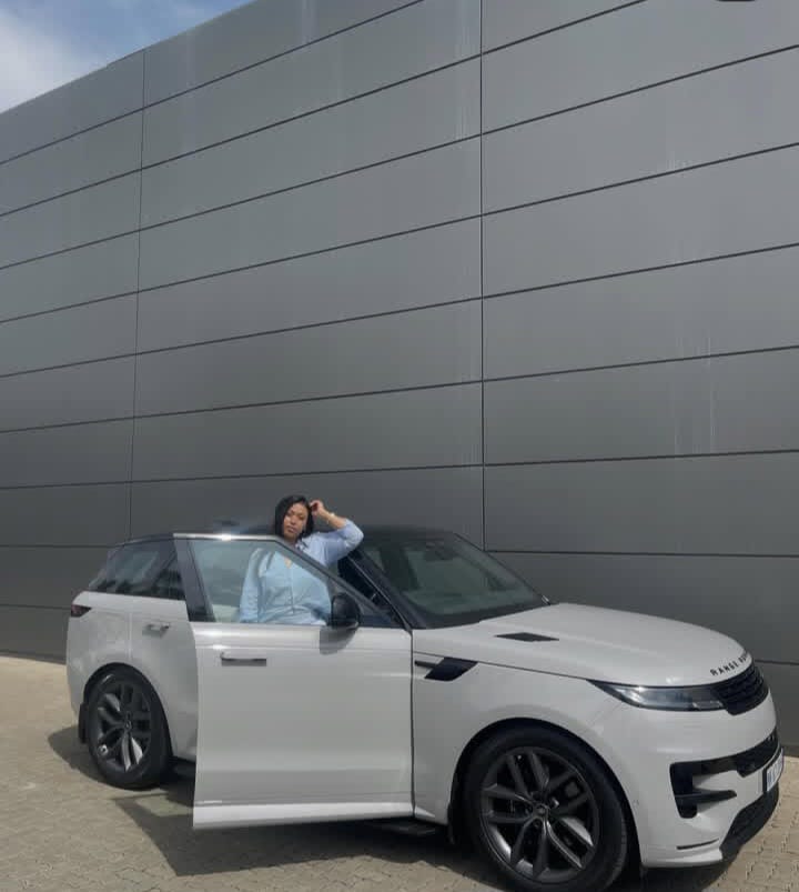 Simz Ngema. Range Rover Sport 2025. South African Actress. Simz Ngema New Car. Mzansi Celebs. Manifestation Success.