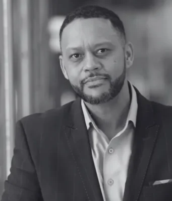 South African Broadcasting Mourns the Loss of Johnny Davids SuperSport commentator death. Johnny Davids heart attack. South African sports presenters. Rugby commentator Johnny Davids. Radio Tygerberg tribute. Johnny Davids passed away.