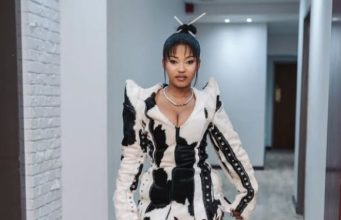 Zee Nxumalo Questions MMA26 Snub as ‘Izinja Zam’ Dominates the Charts Zee Nxumalo Metro FM Music Awards 2026. Izinja Zam EP charts. Zee Nxumalo MMA26 nominations. South African music awards controversy. Zee Nxumalo snubbed.