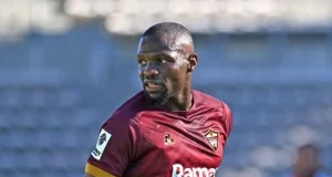 Orlando Pirates Fans Rejoice as Mabasa Stuns Mamelodi Sundowns Tshegofatso Mabasa vs Sundowns. Orlando Pirates title race 2026. Mamelodi Sundowns vs Stellenbosch FC highlights. Tshegofatso Mabasa loan Pirates. Betway Premiership standings 2026.