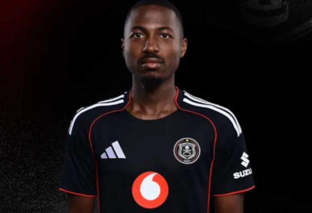 Bandile Shandu to Leave Orlando Pirates. Agent Confirms Departure. Orlando Pirates, Bandile Shandu, Mike Makaab, PSL Transfer News, Orlando Pirates Departures, Tshegofatso Mabasa, South African Football.