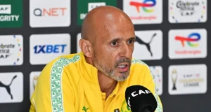 Cardoso Slams “Kick-and-Fight” Tactics After Chiefs Draw Mamelodi Sundowns vs Kaizer Chiefs 1-1, Betway Premiership title race, Orlando Pirates championship hopes, PSL officiating controversy, Jayden Adams red card. Miguel Cardoso slams referees