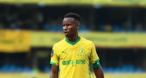 Junior Khanye: “Mshishi Was the Weakest Link” as Title Race Reopens Themba Zwane, Mamelodi Sundowns, Junior Khanye, Kaizer Chiefs, Orlando Pirates, Betway Premiership, Nuno Santos.