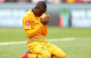 Khama Billiat Reflects on “Ridiculous Riches” During Naturena Stint Khama Billiat, Kaizer Chiefs, Naturena, Betway Premiership, Khama Billiat Salary, Mamelodi Sundowns.
