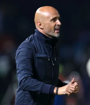 “Kicking Everything”: Cardoso Slams Kaizer Chiefs’ Aggressive Tactics Sundowns vs Chiefs draw, Jayden Adams red card, Betway Premiership title race 2026, Soweto Derby tactics, South African football controversy. Miguel Cardoso slams Kaizer Chiefs