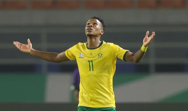 Themba Zwane, Mamelodi Sundowns, Orlando Pirates, PSL Transfers, Mshishi, South African Football News, Sinky Mnisi.