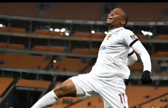 The Hunt for Phili: Why Kaizer Chiefs Must Target Stellies’ Triple-Award-Winning Winger Stellenbosch FC transfer news, Amakhosi winger scouting 2026, Steve Barker Ashley Du Preez swop, Betway Premiership transfer window, Mfundo Vilakazi depth, South African football rumours. Kaizer Chiefs transfer targets Langelihle Phili