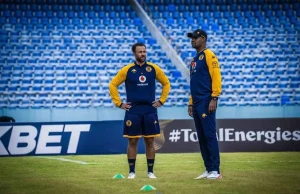 “Stop Over-Relying on Academy Kids!” — Former Chiefs Coach Drops Bitter Truths & Names 5 Transfer Targets Khalil Ben Youssef Sports Amplified interview, Kaizer Chiefs new signings rumors, Fernando Da Cruz transfer budget Naturena, Bruce Bvuma Brandon Petersen goalkeeper hunt, Betway Premiership squad overhaul, Mzansi football latest updates. Kaizer Chiefs transfer targets Khalil Ben Youssef 2026