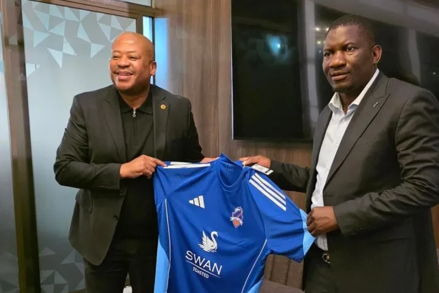 Scottland FC, Bobby Motaung, Scott Sakupwanya, Toyota Cup 2026, Betway Premiership transfers. Kaizer Chiefs Transfer News: Amakhosi Open Talks With Zimbabwe's Scottland FC. Kaizer Chiefs transfer news. kaizer-chiefs-transfer-news-scottland-fc-zimbabwe