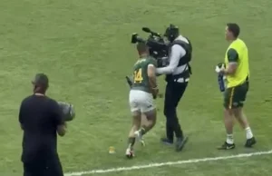 Ouch! Bizarre Moment TV Cameraman Crashes Into Cheslin Kolbe During Springboks’ Demolition of Barbarians Springboks vs Barbarians 2026 highlights, Cheslin Kolbe injury update, Kolbe scrumhalf cameo, Springbok rugby news, viral rugby clips. Shocking Moment Cameraman Collides With Cheslin Kolbe vs Barbarians. Cheslin Kolbe cameraman collision video