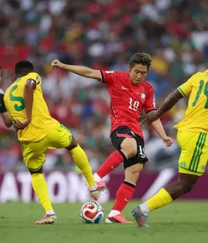 Bafana Bafana vs South Korea Player Ratings: Maseko and Mudau Unstoppable in Monterrey Masterclass Khuliso Mudau vs Son Heung min, Thapelo Maseko goal South Korea, Relebohile Mofokeng World Cup start, Bafana vs Canada Round of 32, Hugo Broos tactics Monterrey. Player Ratings: Mudau and Maseko Dominate as Bafana Make World Cup History. Bafana Bafana player ratings