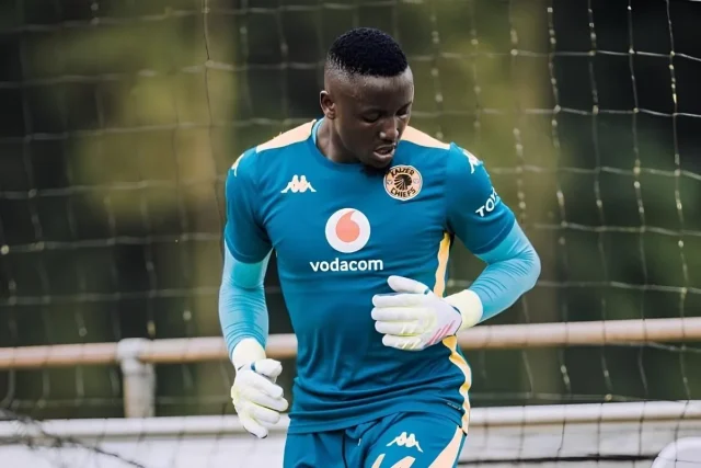 Kaizer Chiefs Transfer News: Bruce Bvuma Signs Contract Extension Bruce Bvuma contract extension, Kaizer Chiefs transfer news, Bruce Bvuma longest serving player, Amakhosi squad update, Fernando Da Cruz, PSL news. Kaizer Chiefs Transfer News: Bruce Bvuma Signs Contract Extension