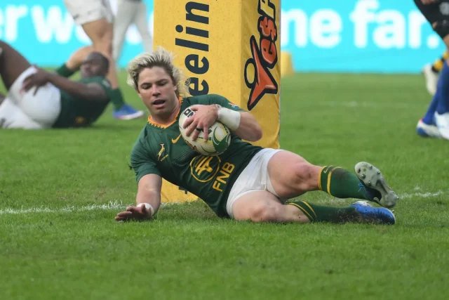 Springbok squad omissions 2026 Faf de Klerk dropped, Willie le Roux news, Lukhanyo Am injury update, Rassie Erasmus squad selection, Springboks vs England 2026, next generation Springboks. Five World Cup Legends Dropped from Springbok Squad. Springbok squad omissions 2026. Rassie Erasmus signals a massive changing of the guard, omitting Faf de Klerk, Willie le Roux, Makazole Mapimpi, Vincent Koch, and Lukhanyo Am from the latest Springbok squad.