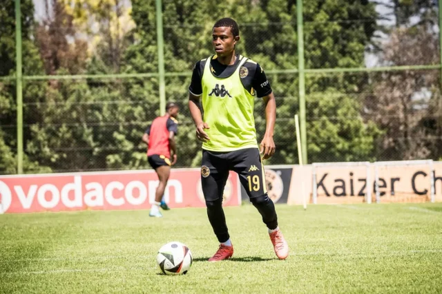 Kaizer Chiefs transfer news, Orlando Pirates departures, Betway Premiership transfers, Soweto giants roster, Langelihle Phili price tag, Thabo Moloisane. Kaizer Chiefs and Orlando Pirates Transfer News: 11 Players Axed