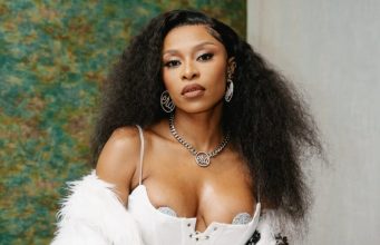 ‘R20 to Fourways?!’ DJ Zinhle Sets the Record Straight on Viral Taxi Ride Controversy DJ Zinhle TikTok video, Fourways taxi fare controversy, DJ Zinhle public transport, South African celebrity news, DJ Zinhle claps back. DJ Zinhle Responds to Fans Questioning Her Viral Taxi Ride