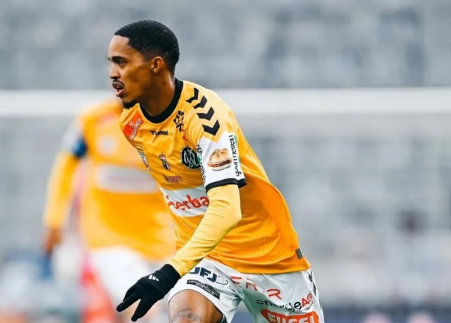 Antonio van Wyk Mamelodi Sundowns, Sundowns transfer news, SV Ried transfer, Betway Premiership transfer rumors, Mazola Molefe, Stellenbosch FC. Mamelodi Sundowns close in on their first major transfer window signing. Deal agreed with SV Ried for winger Antonio van Wyk, medical complete.