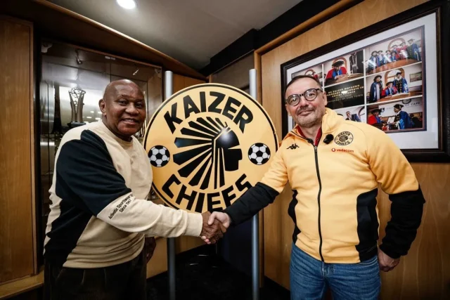 Kaizer Chiefs Transfer News: Ribeiro, Mayo & Mabasa Targeted as Da Cruz Begins Reign Kaizer Chiefs transfer news, Fernando Da Cruz, Lucas Ribeiro Kaizer Chiefs, Khanyisa Mayo, Betway Premiership transfers. Kaizer Chiefs Transfer News: Ribeiro, Mayo & Mabasa Targeted as Da Cruz Begins Reign. New Kaizer Chiefs coach Fernando Da Cruz takes charge of pre-season training as Amakhosi target blockbuster signings like Lucas Ribeiro, Khanyisa Mayo, and Kabelo Dlamini. Read the latest transfer updates!