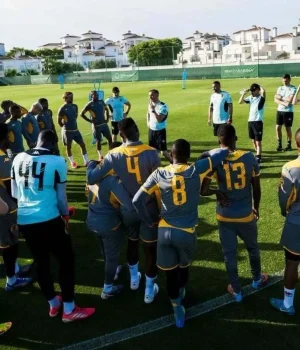 PSL Transfer Wrap: Kaizer Chiefs Face R17m Dilemma; Pirates Fans Fume Over Exit Thabiso Sesane Orlando Pirates, AS FAR transfer news, Kaizer Chiefs transfer updates, Betway Premiership transfer news. PSL Transfer Shock: Kaizer Chiefs Face R17m Lilepo Bid; Pirates Fans Angry. Glody Lilepo Kaizer Chiefs.