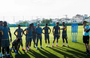 Kaizer Chiefs Brace for R7 Million Profit: Glody Lilepo Transfer Talk & Squad Overhaul Kaizer Chiefs transfer news, Glody Lilepo transfer, Amakhosi squad updates, AS FAR transfer rumors. Kaizer Chiefs Transfer News: R16m Glody Lilepo Exit and Squad Overhaul