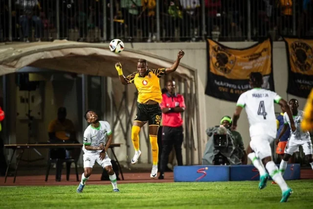 Robson Muchichwa Warns Glody Lilepo to Honour Kaizer Chiefs Deal Glody Lilepo transfer, Kaizer Chiefs news, Robson Muchichwa. Lilepo contract status, Zamalek transfer rumors, AS FAR interest Lilepo, Kaizer Chiefs departures, Betway Premiership updates. Robson Muchichwa Warns Glody Lilepo to Honour Kaizer Chiefs Deal. Former Kaizer Chiefs star Robson Muchichwa drops a blunt warning for Glody Lilepo amidst heavy transfer interest from Zamalek, AS FAR, and Raja Casablanca.