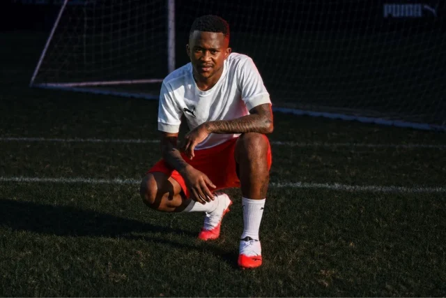 Kaizer Chiefs Star Mduduzi Shabalala Joins PUMA in Major Deal Mduduzi Shabalala PUMA deal, Kaizer Chiefs commercial news, PUMA ULTRA 7 South Africa. Mduduzi Shabalala sponsorship, Betway Premiership news, Kaizer Chiefs news, Mzansi sports lifestyle. Kaizer Chiefs Star Mduduzi Shabalala Joins PUMA in Major Deal