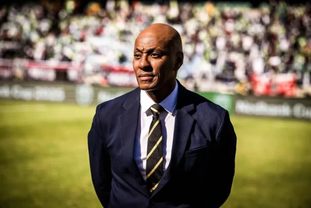 Kaizer Chiefs Target Phili, Tau, & Mabasa for R71M CAF Push Kaizer Chiefs transfer news, Langelihle Phili Kaizer Chiefs, Percy Tau Kaizer Chiefs. Ashley Du Preez Stellenbosch swap, Tshegofatso Mabasa free agent, Fernando Da Cruz transfers, CAF Confederation Cup R71 million.