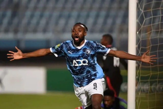 Transfer News: Why Orlando Pirates Need Fiston Mayele or Peter Shalulile Orlando Pirates transfer news, Fiston Mayele, Peter Shalulile, Betway Premiership, Orlando Pirates striker, Evidence Makgopa. Patrick Maswanganyi, Oswin Appollis, CAF Champions League 2026, Abdeslam Ouaddou, Buccaneer transfers.